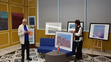 Ressam Devrim Erbil, sanatseverlerle buluştu