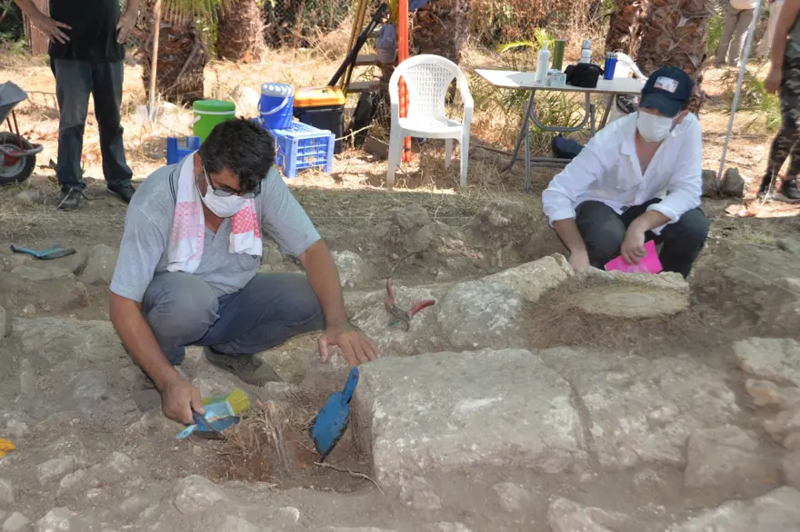 Astronominin kurucusu Aratos'un anıt mezarı için Soli Pompeiopolis'de kazı çalışmaları başladı 3 Astronominin kurucusu Aratos'un anıt mezarı için Soli Pompeiopolis'de kazı çalışmaları başladı 3