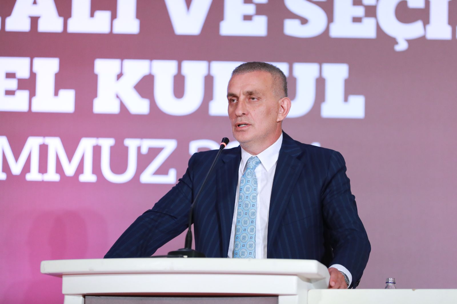 TFF Başkanı İbrahim Hacıosmanoğlu'ndan karar: Derbiyi yerli mi yabancı mı yönetecek?