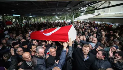 Ayşen Gruda son yolculuğuna uğurlandı (Sevenleri Domates Güzeli'ni anlattı)