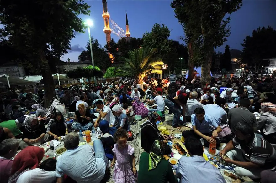 Ankara iftar saati: (1 Mart Cumartesi) Ankara’da oruç saat kaçta açılacak, kaç dakika kaldı? 3 Ankara iftar saati: (1 Mart Cumartesi) Ankara’da oruç saat kaçta açılacak, kaç dakika kaldı? 3