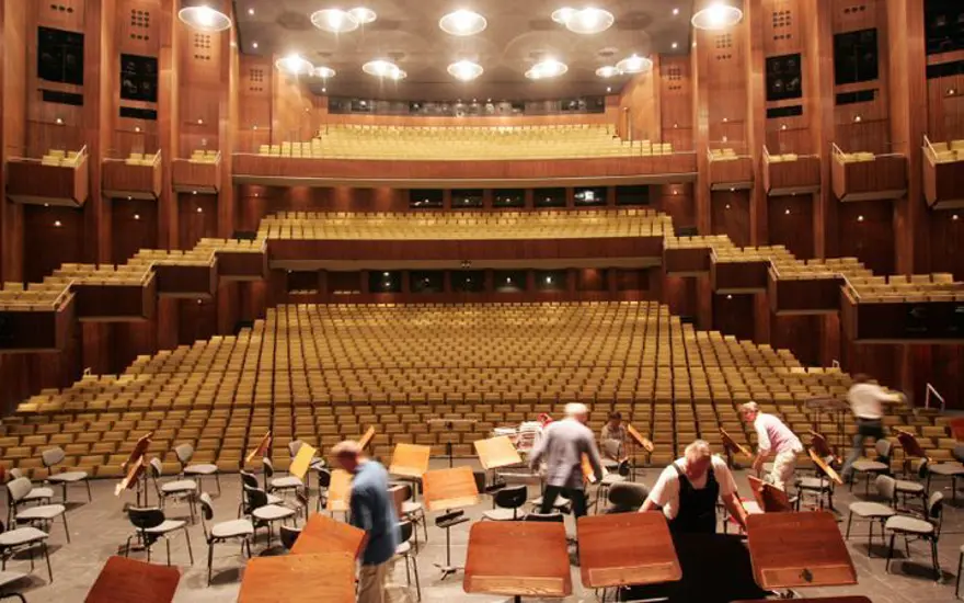 EĞLENCE SEKTÖRÜ: KONSER, TİYATRO, SİNEMA 3