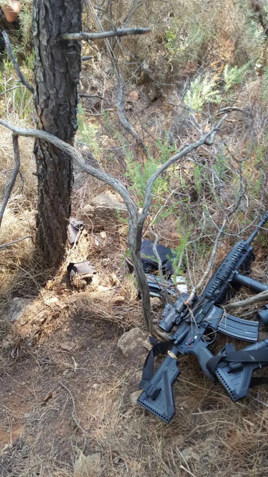 Darbeci askerlerin silahları ormanda bulundu 8