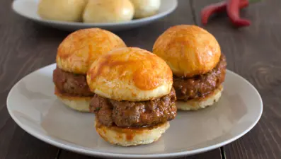 Evde ıslak hamburger tarifi (Islak hamburger nasıl yapılır, gerekli malzemeleri neler?)