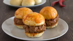 Evde ıslak hamburger tarifi (Islak hamburger nasıl yapılır, gerekli malzemeleri neler?) Evde ıslak hamburger tarifi (Islak hamburger nasıl yapılır, gerekli malzemeleri neler?)