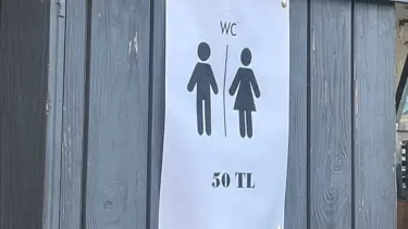Çeşme'de "Tuvalet 50 lira" yazısını asan işletmeci: Zorunda kaldık