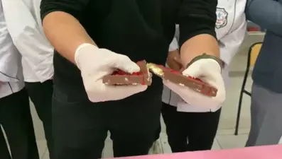 Dubai çikolatası çılgınlığına lise öğrencileri de katıldı: Bu da kaymaklı Dubai çikolatası
