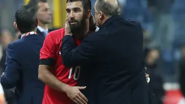 Arda Turan: İnşallah Messi'yi Türkiye'ye getiririz
