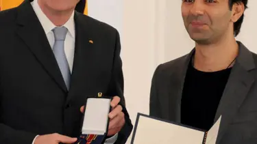 Fatih Akın Liyakat Nişanı'nı aldı