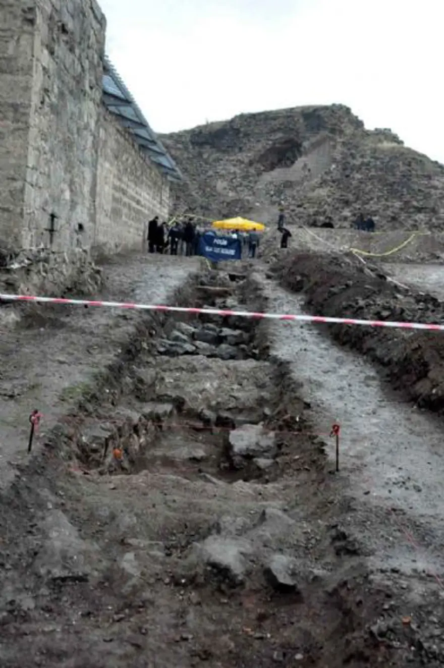 JİTEM binasında kafatasları 3