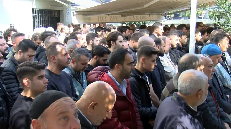 Eski sevgilisi tarafından katledilen Aysel Karakoç son yolculuğuna uğurlandı 3