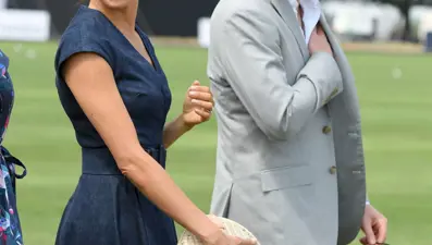 Prens Harry'nin uçağına yıldırım