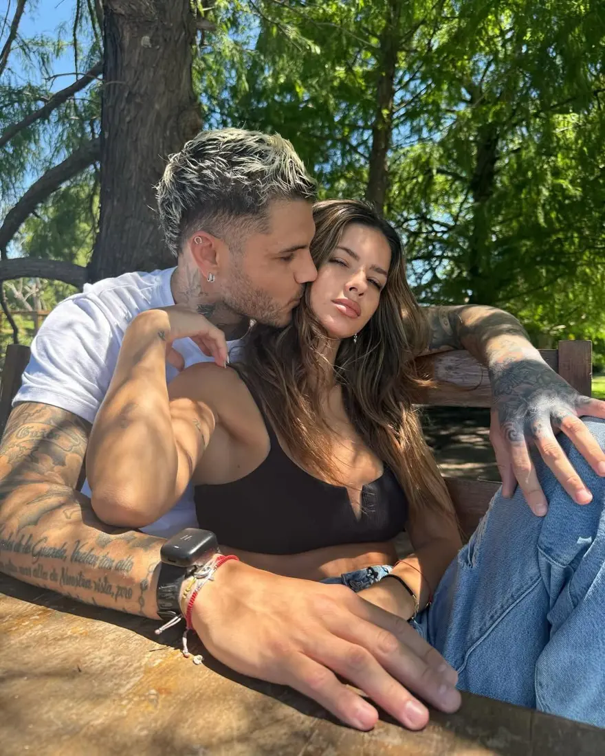 Mauro Icardi'den yüzüklü fotoğraf: China Suarez ile evleniyor mu? 1
