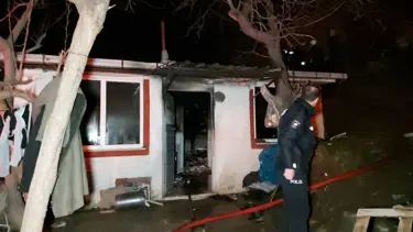 Ailesi iftara giden alkolü şahıs evini yaktı