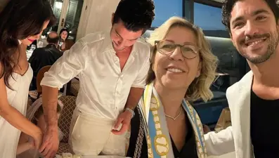 Kaan Yıldırım'ın annesi Seyhan Yıldırım: Ömür boyu mutlu olun canlarım