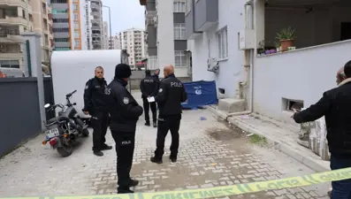 Cam silerken 13. kattan düşüp öldü