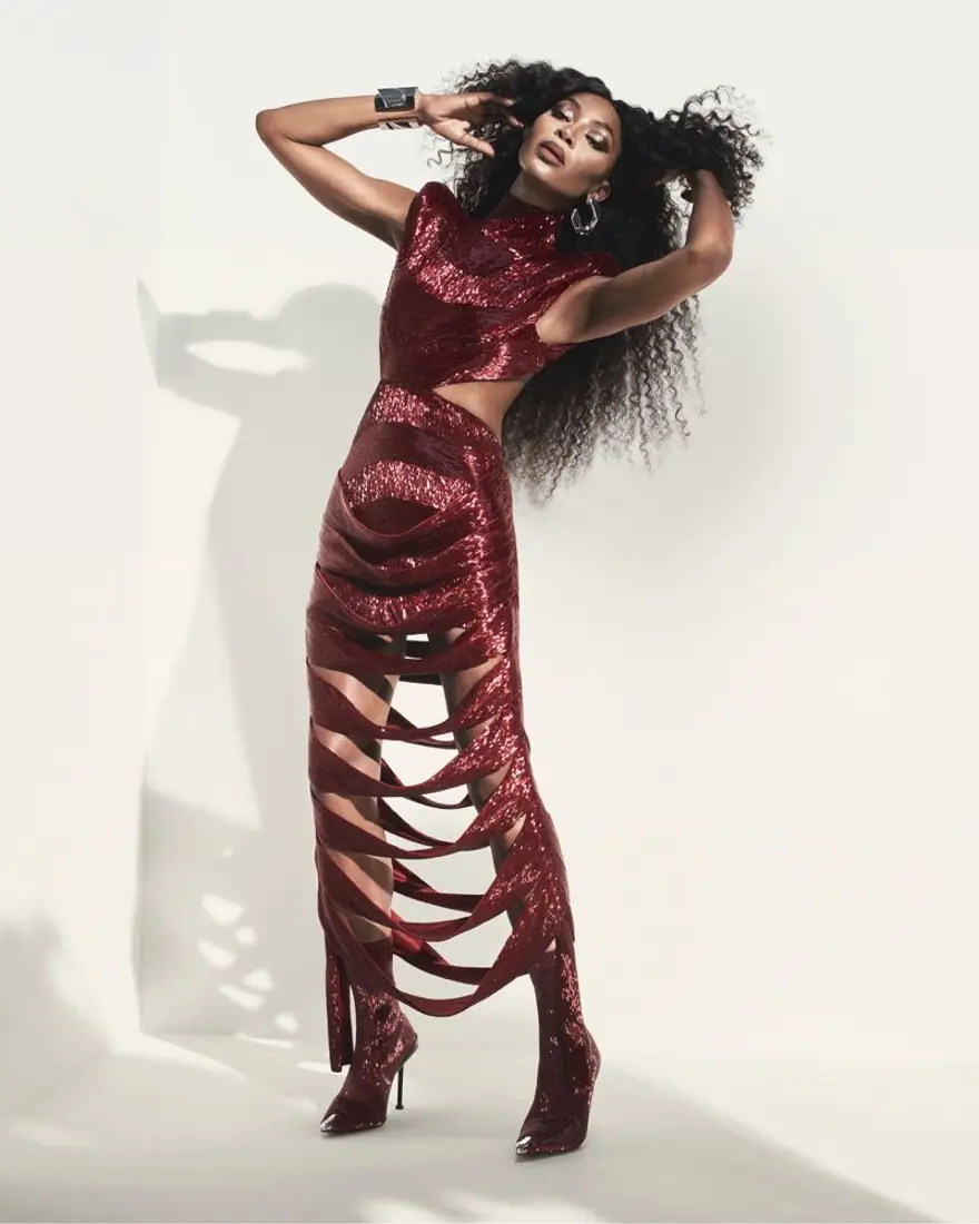 Ünlü isimler Alexander McQueen'in 2023 Sonbahar-Kış kampanyası için bir arada 3