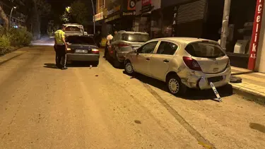 Kontrolden çıkıp park halindeki araçlara çarptı