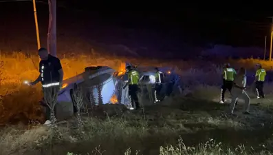 Çarpışıp kanala uçtular: 5 yaralı