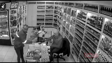 Anneden 14 yaşındaki kızını taciz eden sapığa suçüstü: İki çocuk babası komşuları çıktı
