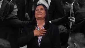 CHP'den istifa eden Aydın Büyükşehir Belediye Başkanı Özlem Çerçioğlu, AK Parti'de