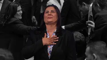 CHP'den istifa eden Aydın Büyükşehir Belediye Başkanı Özlem Çerçioğlu, AK Parti'de
