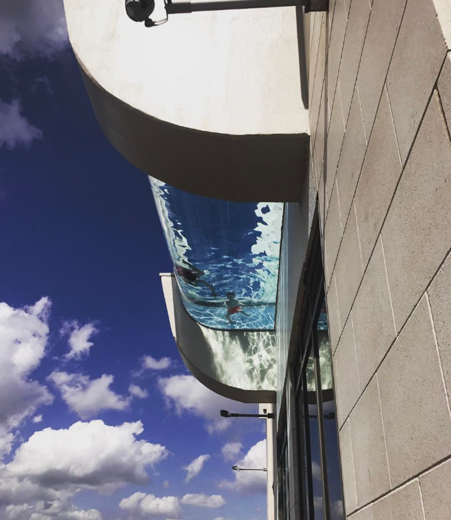 Yükseklik korkusu olmayanlara hitap eden gökdelen havuzu 5