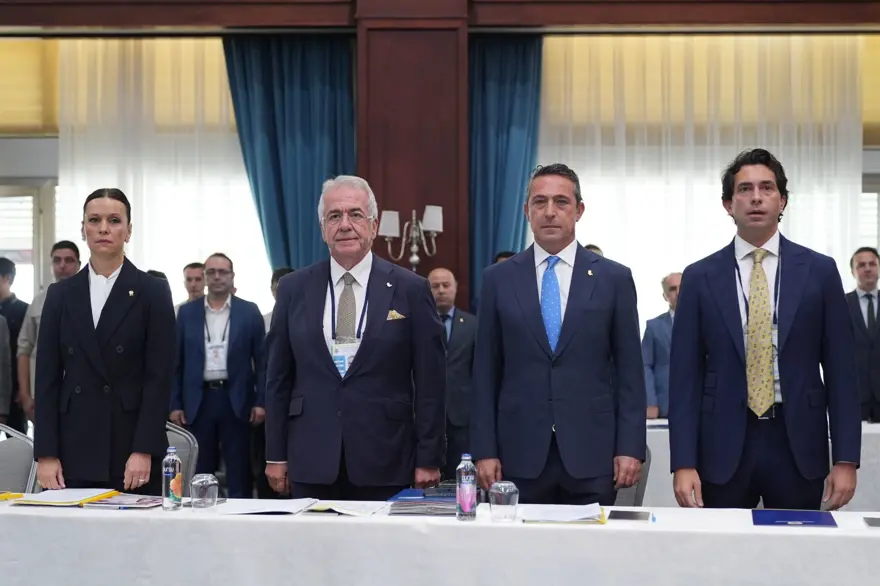 Fenerbahçe Kulübü Yüksek Divan Kurulu toplantısı başladı: Ali Koç ve Aziz Yıldırım bir arada! 4 Fenerbahçe Kulübü Yüksek Divan Kurulu toplantısı başladı: Ali Koç ve Aziz Yıldırım bir arada! 4