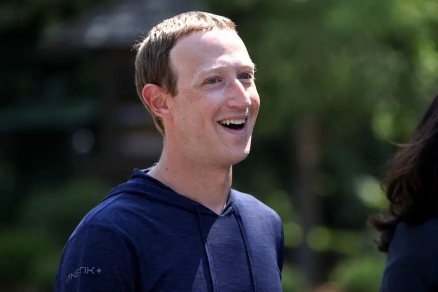 16- Mark Zuckerberg 10