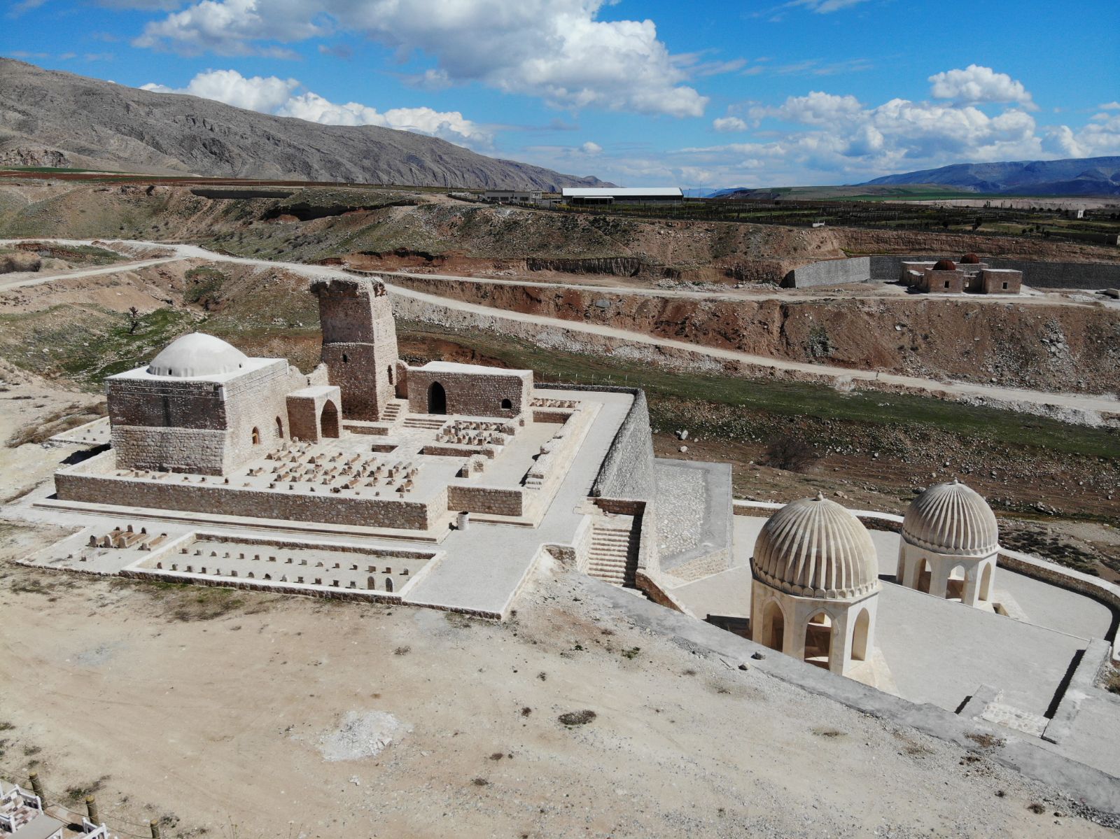 Tarihi Hasankeyf yeni yüzüyle misafirlerini ağırlamaya başladı