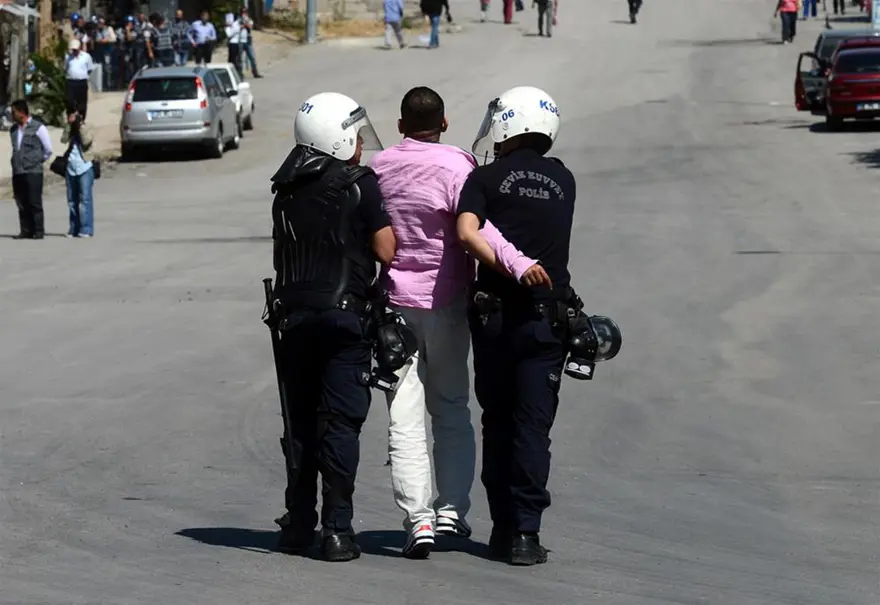 Cami-cemevi protestosu 14 Cami-cemevi protestosu 14