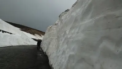 Nemrut'ta mayıs ayında 5 metrelik kar