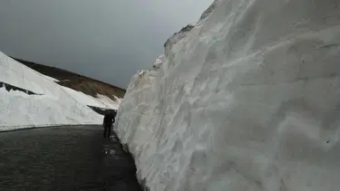 Nemrut'ta mayıs ayında 5 metrelik kar