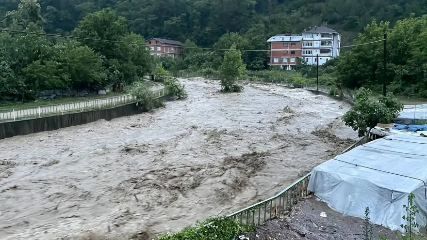 Batı Karadeniz'i yine sel vurdu 66