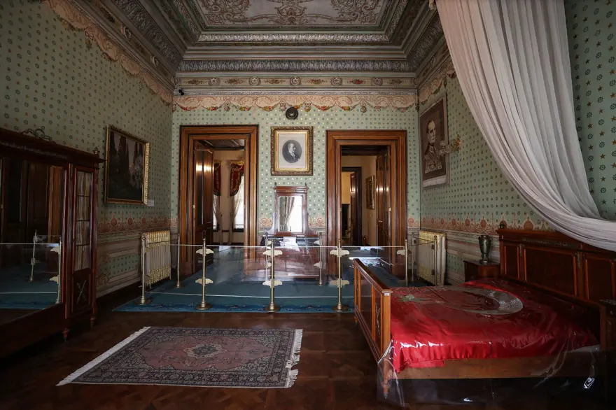 Dolmabahçe Sarayı'nın kullanıma açılışının 167'nci yılı 31