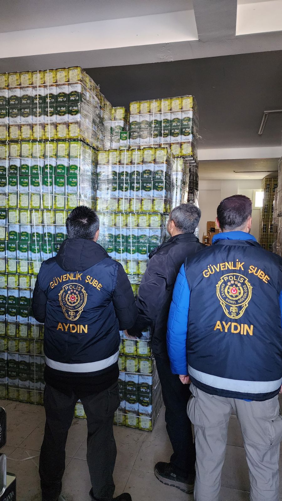 Sağlığı tehlikeye atmaya devam ediyorlar: 3,5 ton tağşişli zeytinyağı ele geçirildi