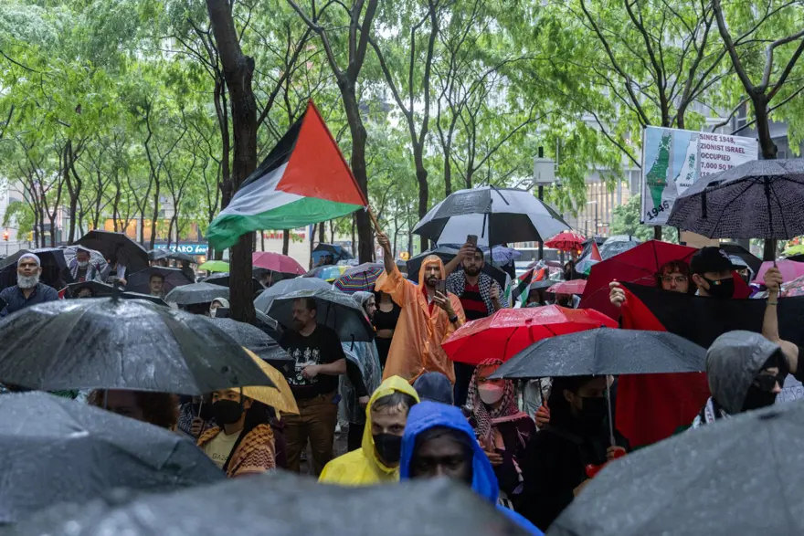 YAĞMUR ALTINDA FİLİSTİN'E DESTEK 4 YAĞMUR ALTINDA FİLİSTİN'E DESTEK 4