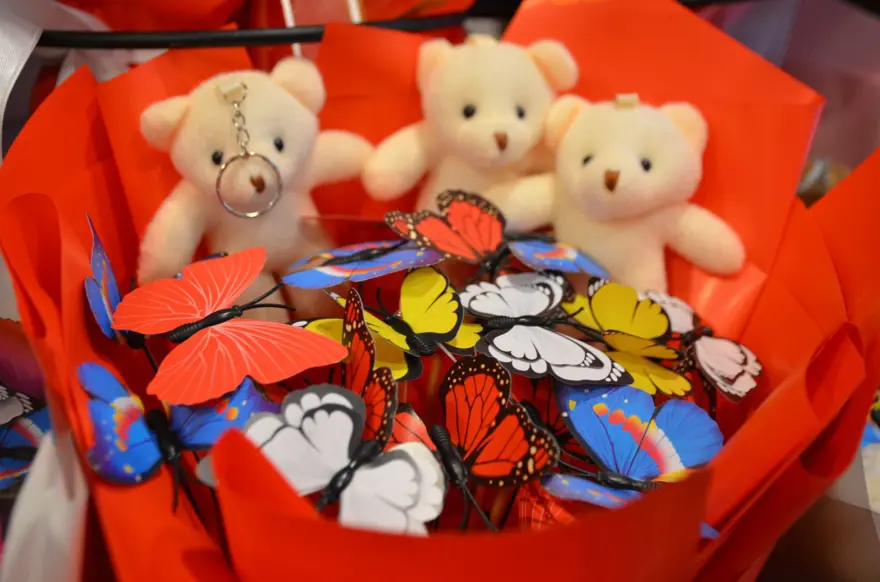 14 Şubat Sevgililer Günü'nün vazgeçilmeziydi: Yerini yeni nesil buketlere bıraktı 2 14 Şubat Sevgililer Günü'nün vazgeçilmeziydi: Yerini yeni nesil buketlere bıraktı 2