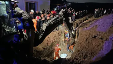 Bursa'da kanalizasyon kazısında göçük: İki kardeş hayatını kaybetti