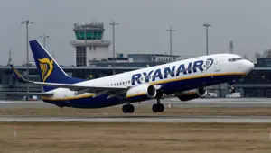 Ryanair uçuşlara yüzde 50 indirimli başlıyor Ryanair uçuşlara yüzde 50 indirimli başlıyor