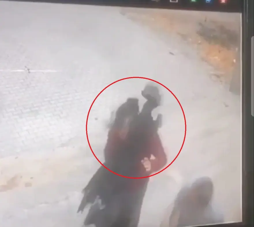 Sokak ortasında kadına şiddet | Saldırganı etkisiz hale getiren genç: Dersini alsın diye ben de ona vurdum 2