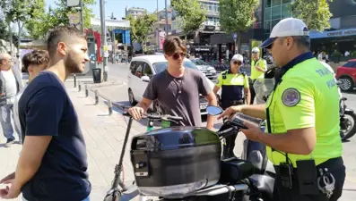 Bağdat Caddesi’nde scooter denetimi: 951 lira ceza kesildi