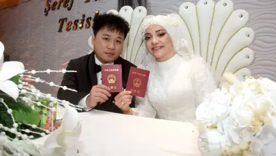 Rize'ye Çinli damat: Nikahı kıyan İsmail Hakkı Çiftçi'nin esprisi salonu güldürdü