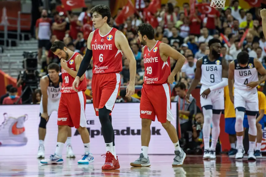 12 Dev Adam tarihin eşiğinden döndü (Türkiye: 92 -ABD: 93) 24