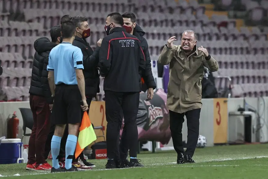 Galatasaray ve Fenerbahçe kazandı, zirve yarışı kızıştı 21