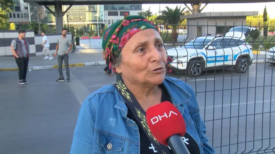 Taksicinin mucize kurtuluşu: İstanbul’da taksi bariyere okgibi saplandı 4