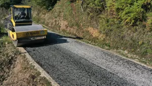 Ordu’da sıcak asfalt çalışmaları devam ediyor