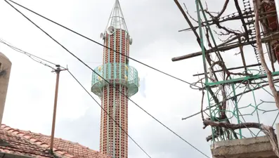 Gesi Bağları türküsüyle bilinen mahalle: Minareler cam, demir ve tuğladan inşa ediliyor