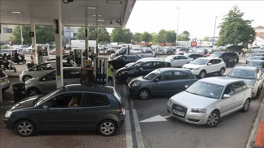 İngiltere’de petrol krizi: Benzin tedariği için ordu görevde 9