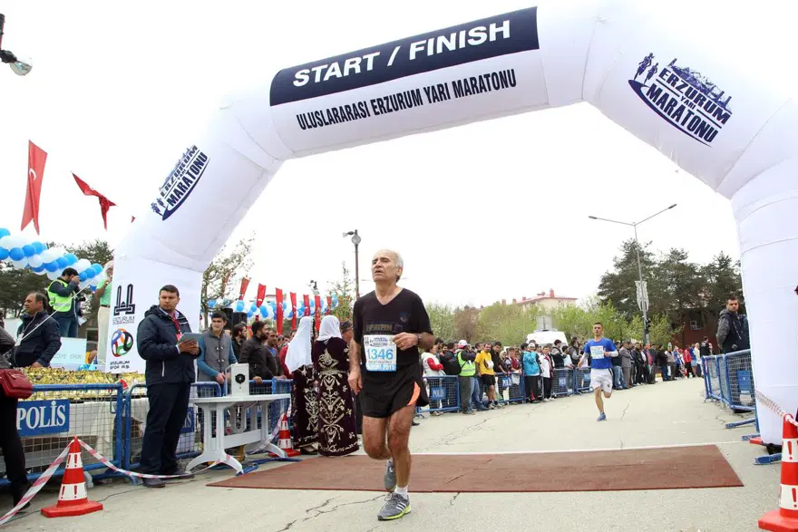 1. Uluslararası Erzurum Yarı Maratonu koşuldu 7 1. Uluslararası Erzurum Yarı Maratonu koşuldu 7